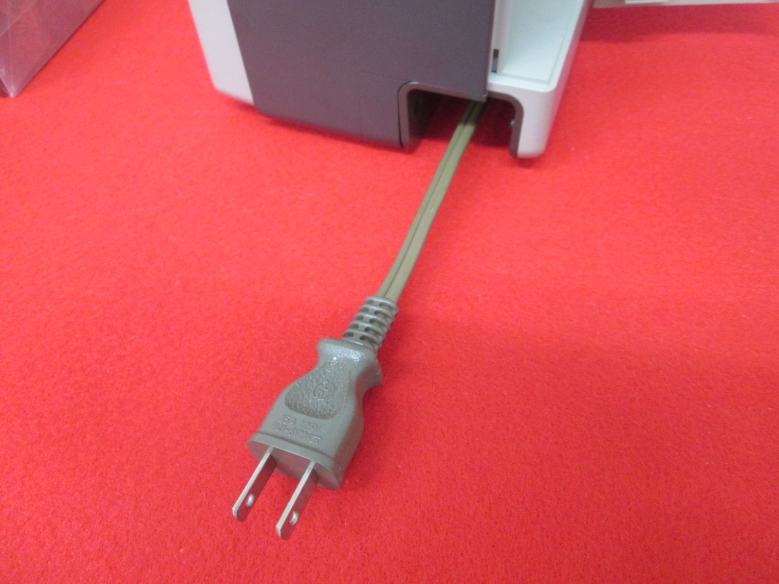 ポータブルビデオプレーヤー・VHSテープセット【現地引取のみ、配送不可】