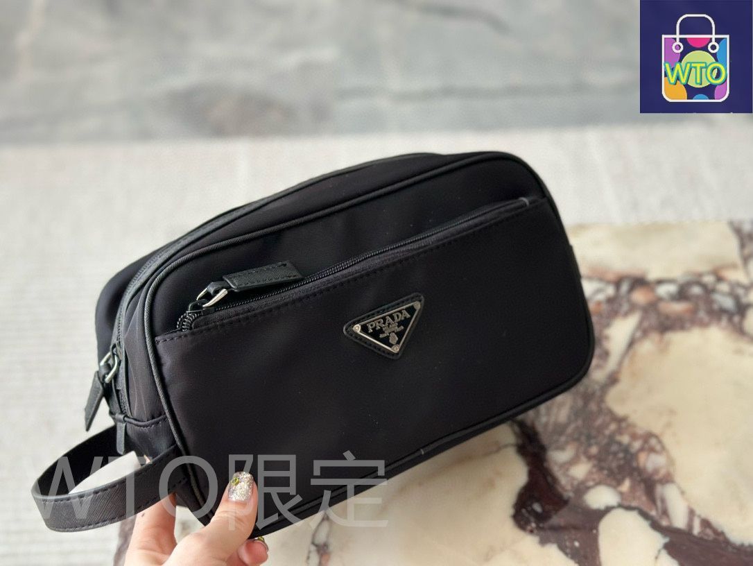 今日特価】Prada Nylon Cosmetic Pouch プラダ ナイロン コスメ