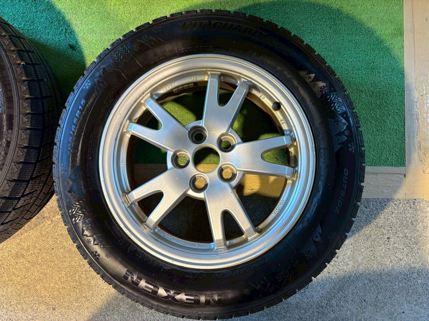 195|65R15 送料込み