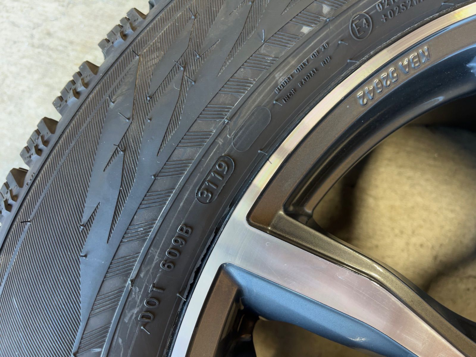 BMW X7 G07 ノキアン R3 SUV バリ山 20インチ 4本セット FFCRYSTALESIA_COM