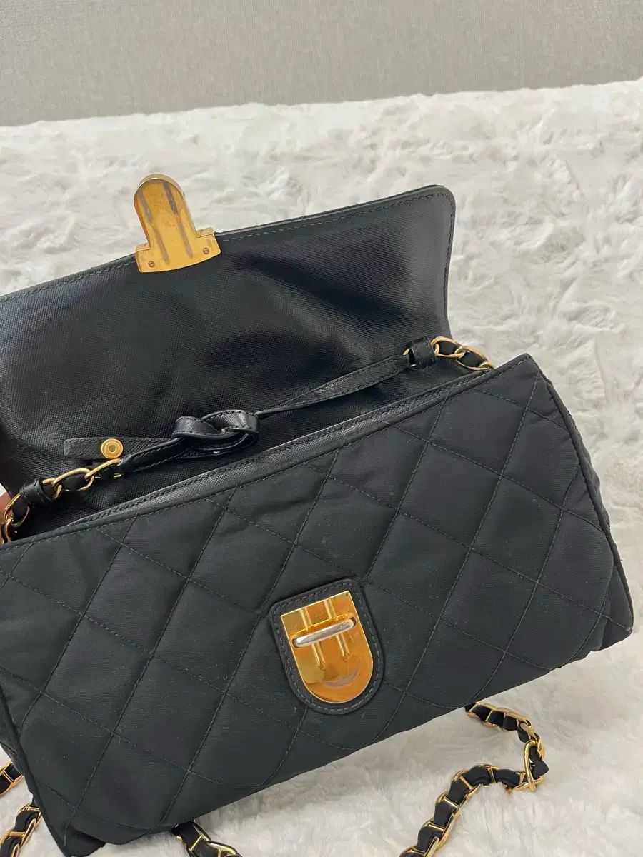 PRADA プラダ