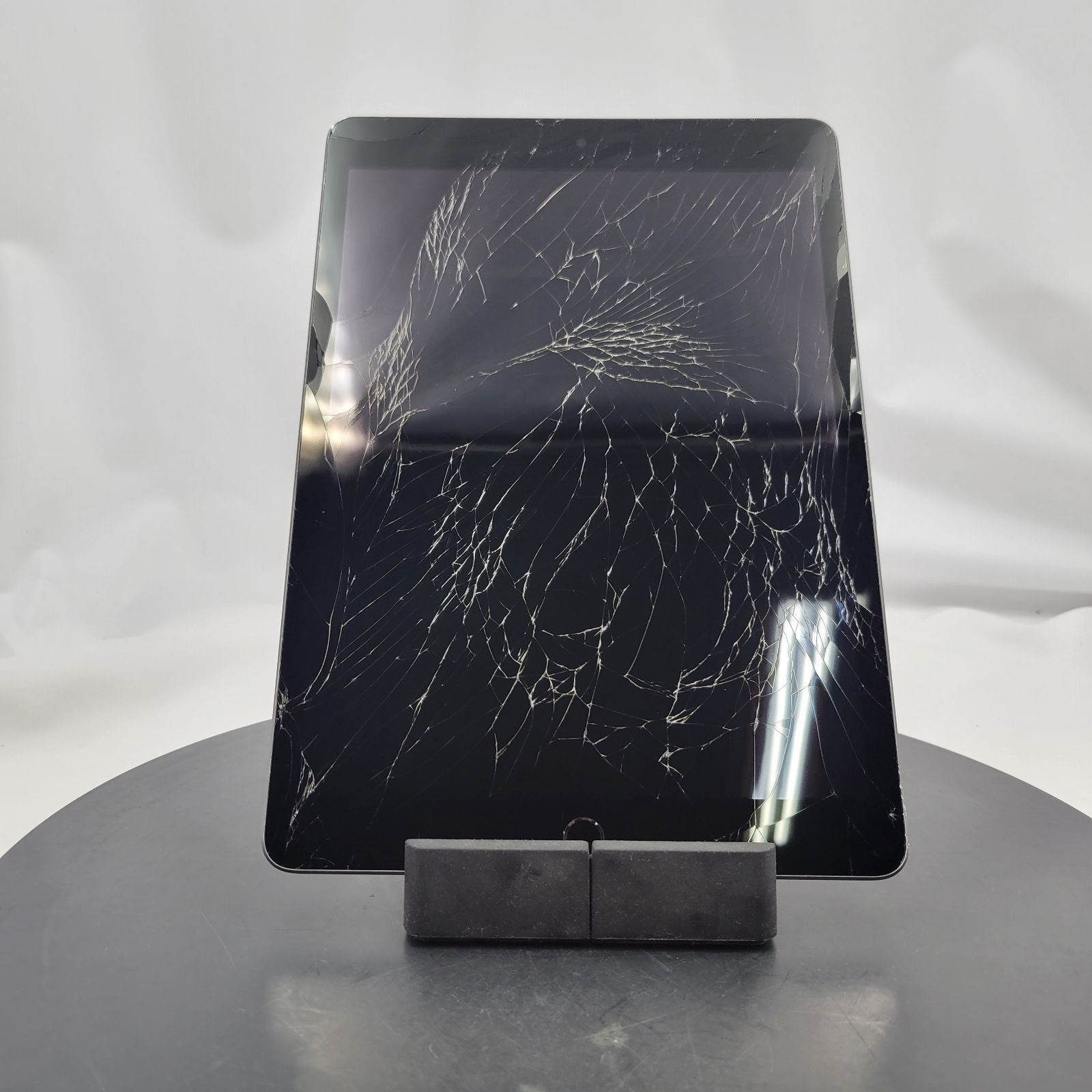 iPad 第9世代 wifiモデル 画面割れ ジャンク iPad 第7世代 128GB Apple