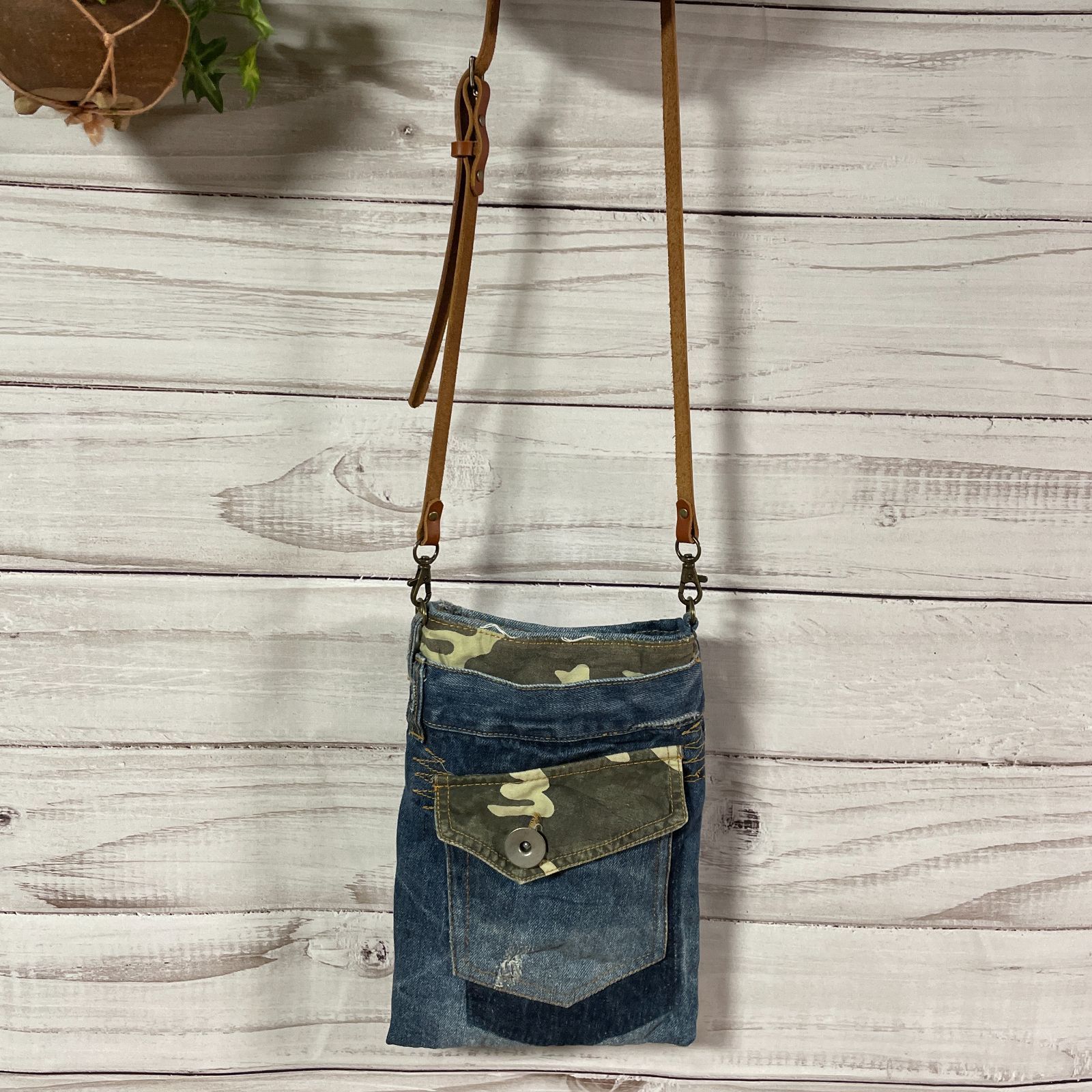 デニムリメイク迷彩スマホショルダーバッグサコッシュbag-0003 - メルカリ