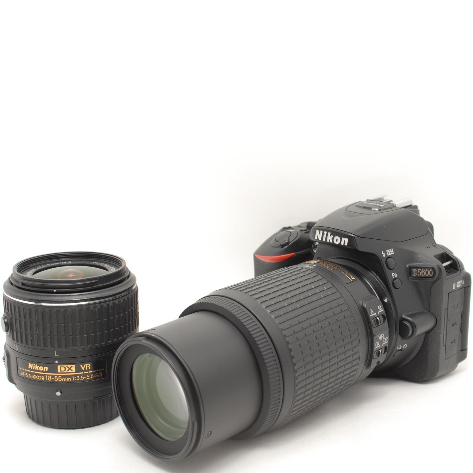 良品 Nikon D5600 望遠ダブルズームキット 高画質 自撮り楽々 Wi-Fi 
