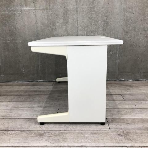 プラス