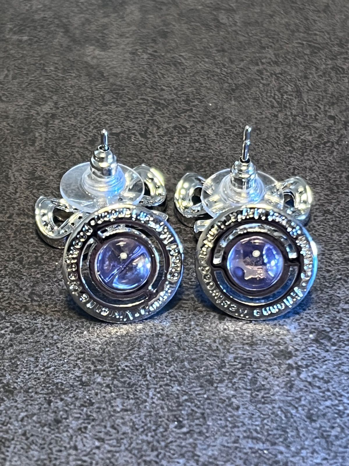 ヴィヴィアンウエストウッド Vivienne Westwood ドロップリボン