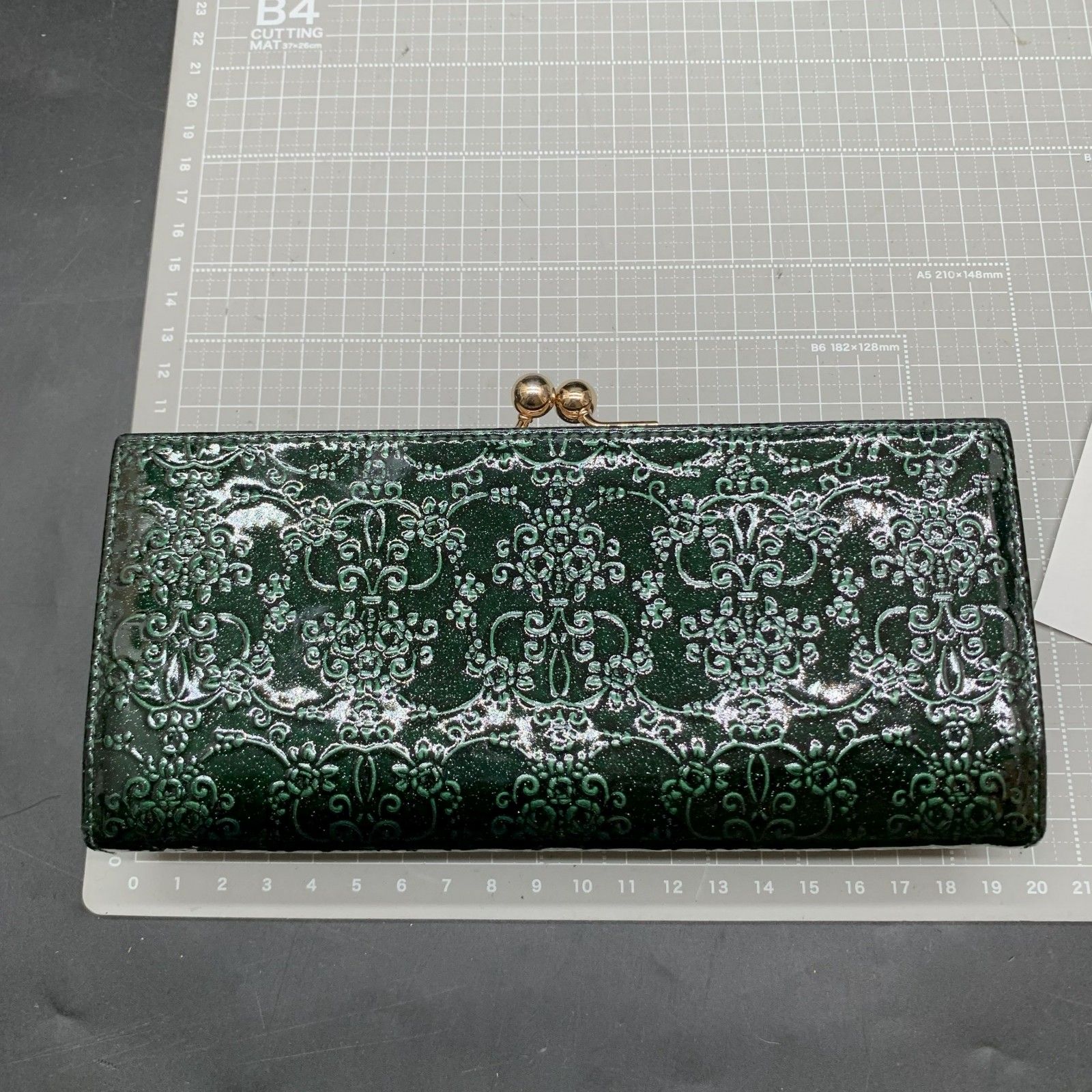 ANNA SUI 口金フラップ エナメル長財布 アナスイ 310491 がま口