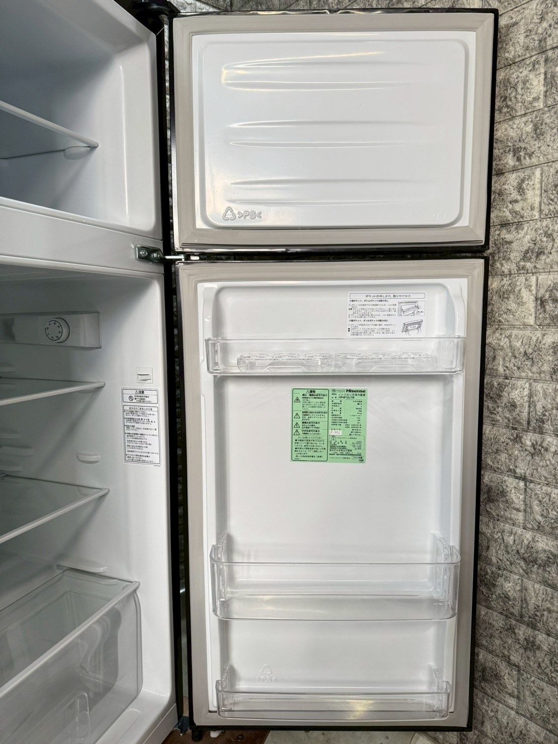 大阪送料無料★3か月保障付き★冷蔵庫★2023年★HR-B12HW★IR-35 高年式】大阪送料無料☆3か月保障付き☆冷蔵庫☆ハイセンス☆2ドア