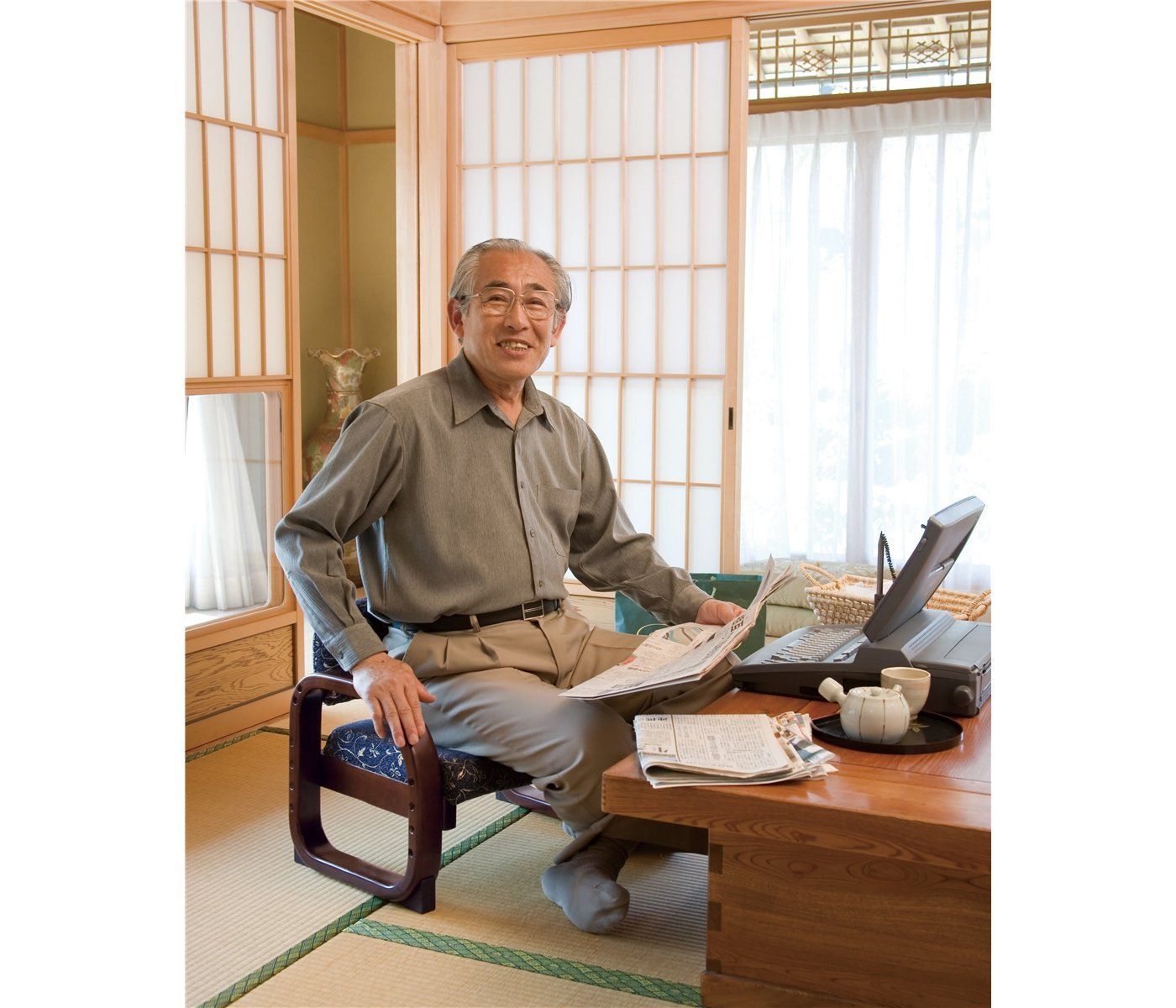 思いやり座敷椅子 紺