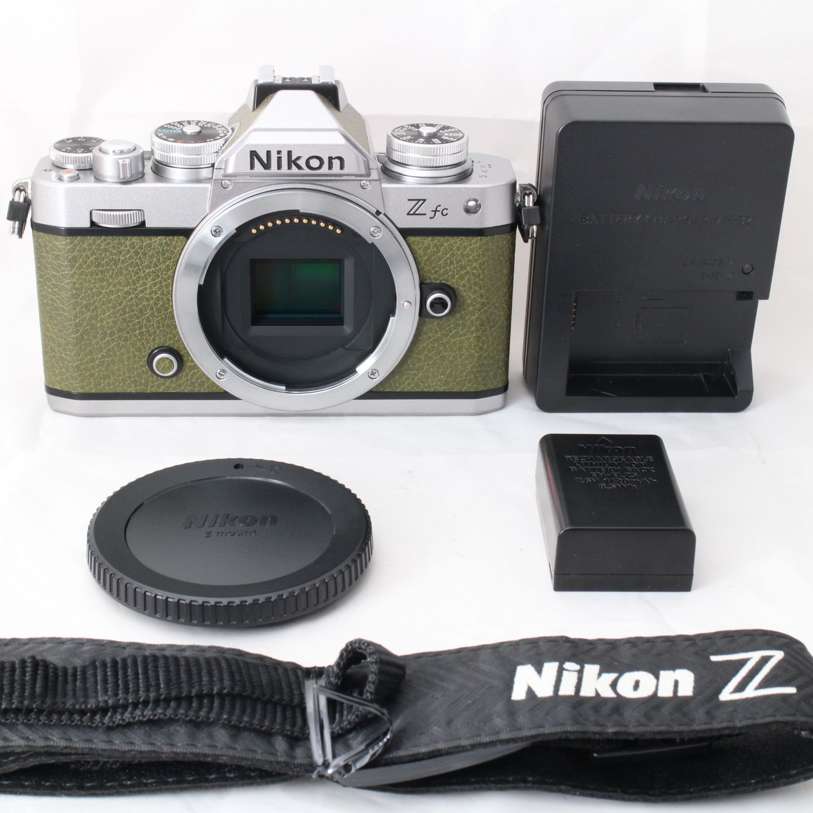 プレミアムエクステリア オリーブグリーン ショット数2402 Nikon ミラーレス一眼カメラ Z fc ボディ Zfc シルバー R470