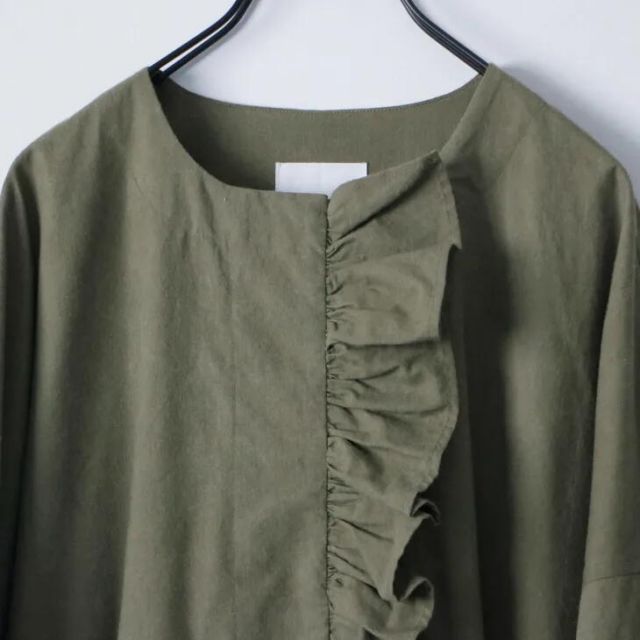 MAGALI ピグメントダイコットン フリルワンピース カーキ マガリ ドレス フリル DECORATOM_COM_BR