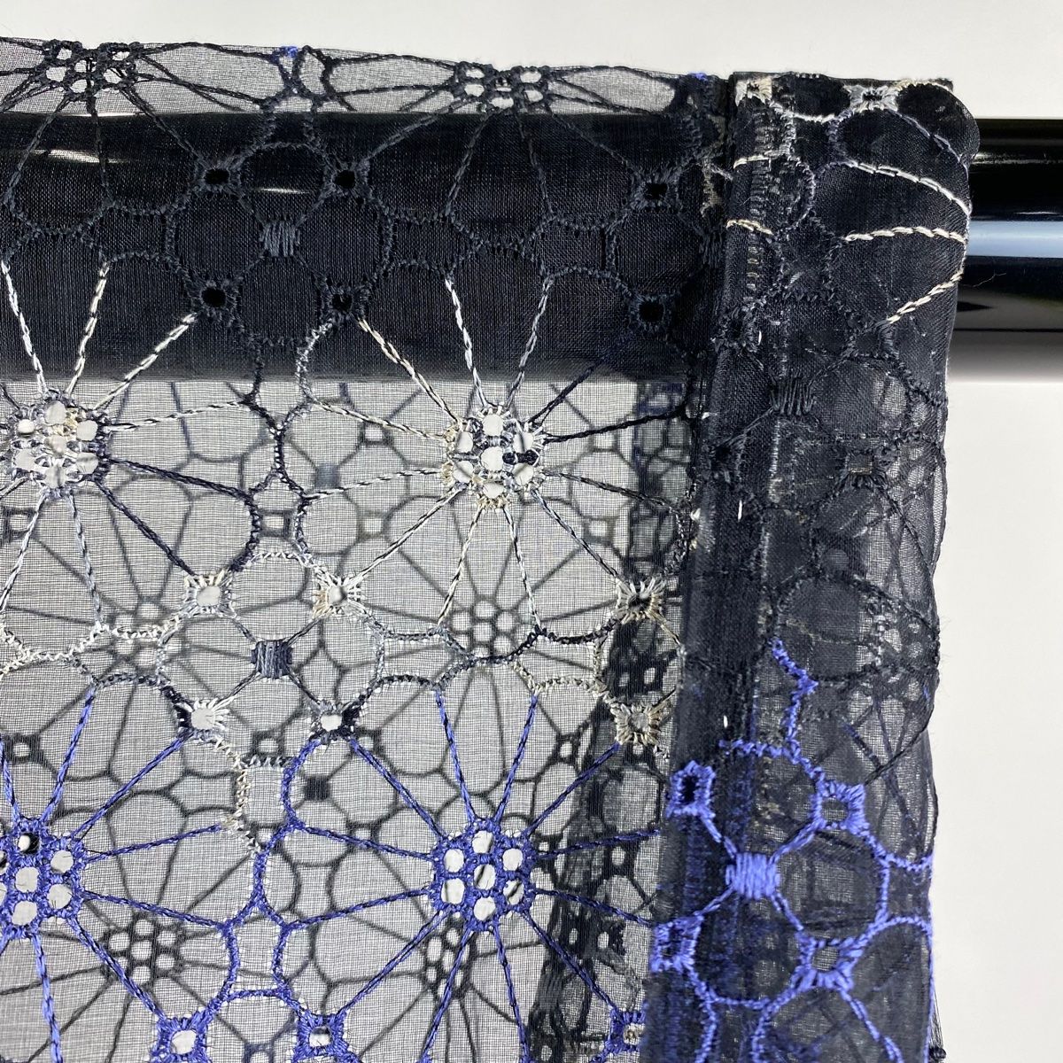 先染絣刺繍