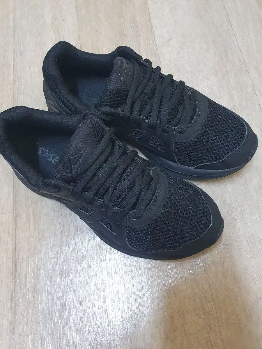 Asics アシックス ジョルト 240