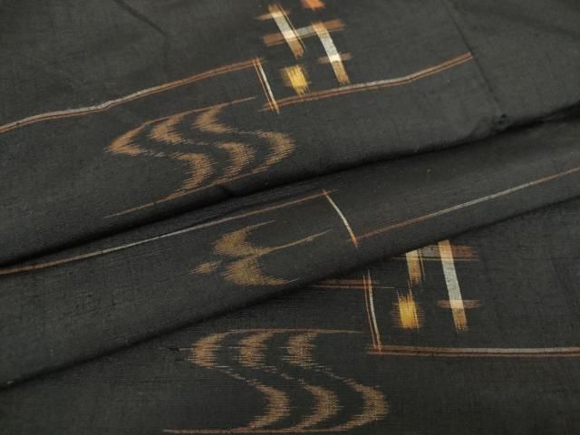 平和屋着物○国指定重要無形文化財 本場久米島紬 手織 トゥイグヮー  
