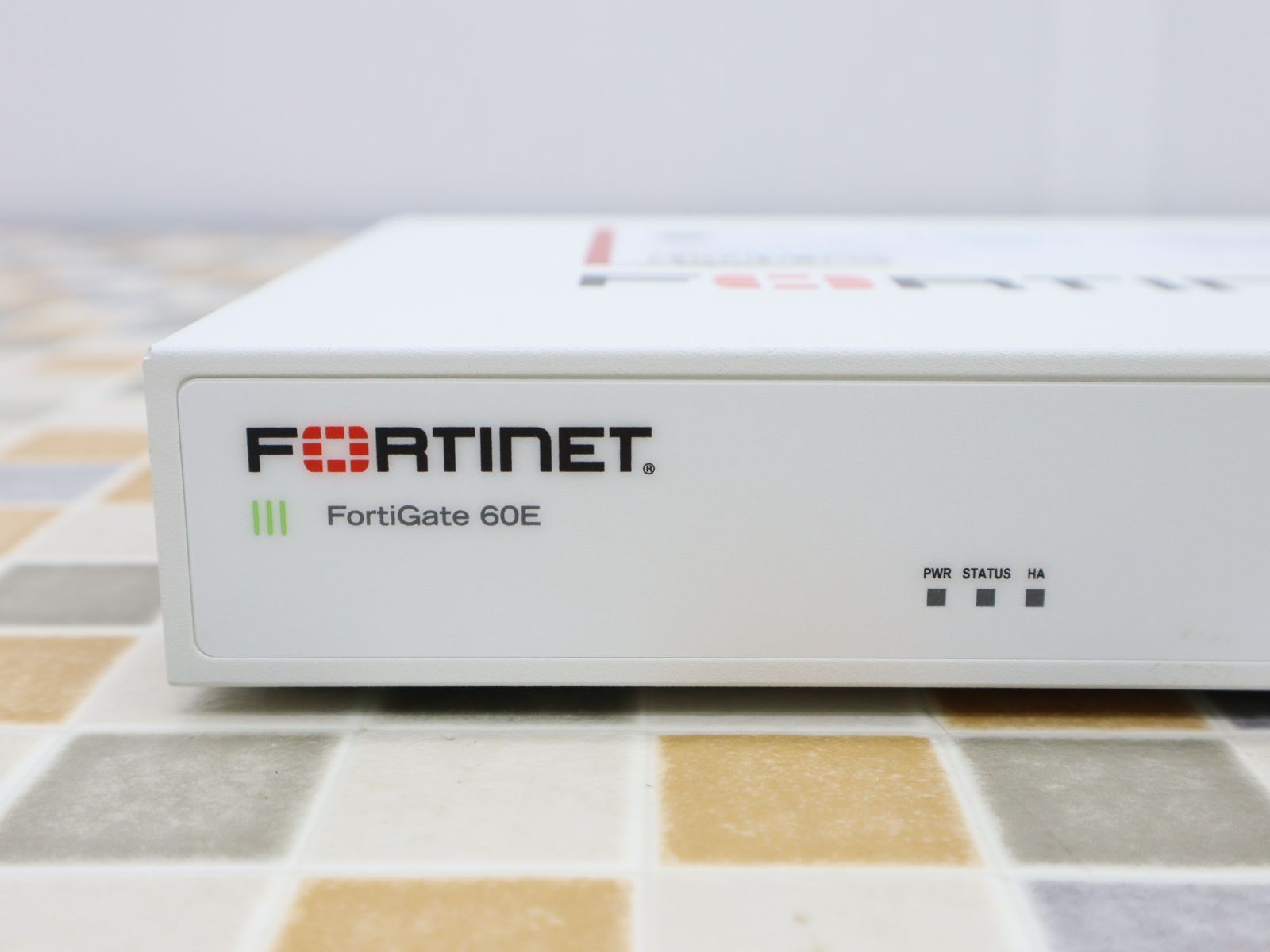 ◇ 初期化済み｜FortiGate 60E｜FORTINET FG-60E FSP036-RBBN2 デスクトップ型 セキュリティ｜防犯 セキュリティ  ACアダプター □N7487 - メルカリ