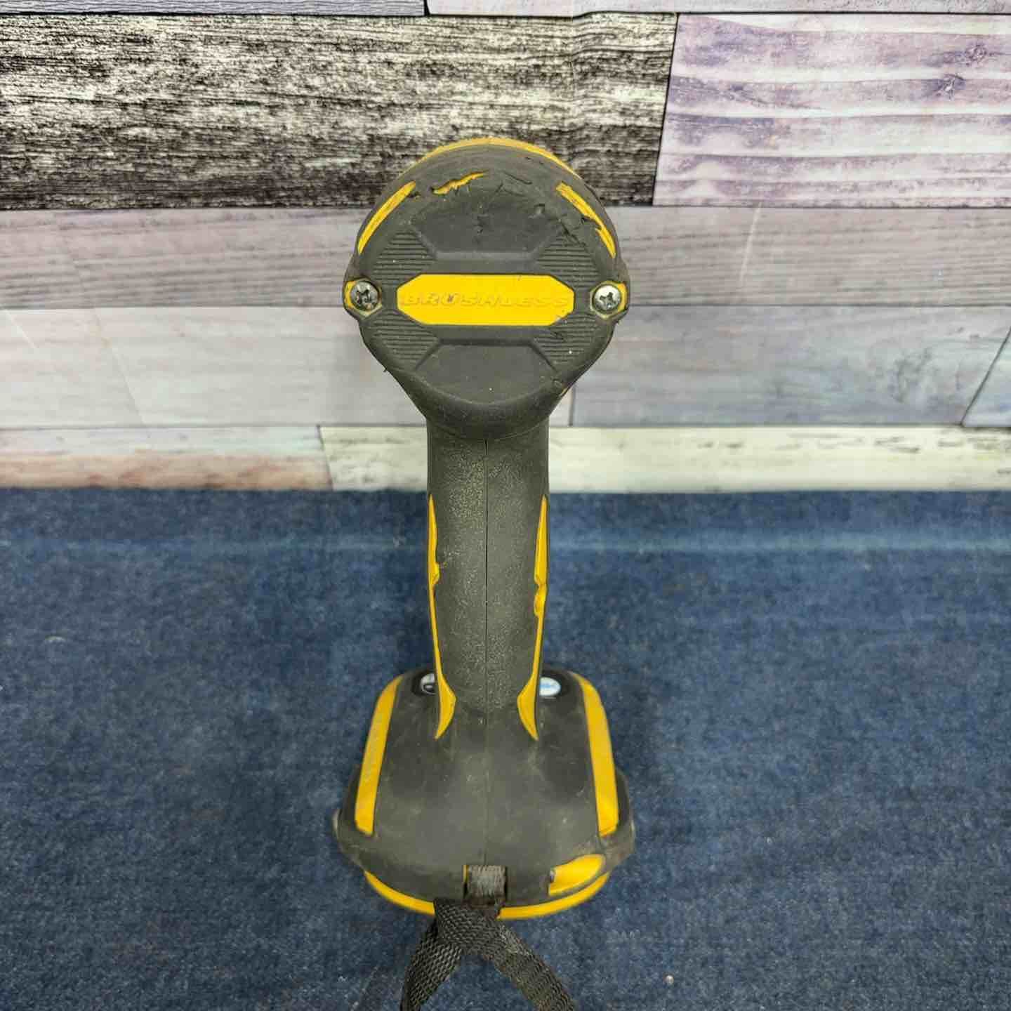 コードレスインパクトドライバー