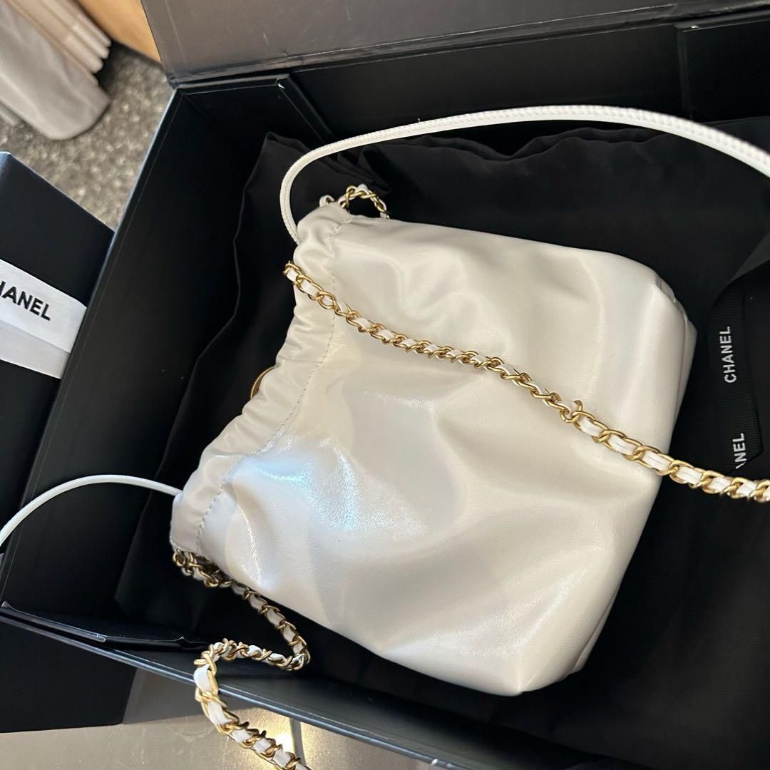 【CHANEL】　新品レアカラー♡入手困難 新サイズ！可愛すぎるサイズ感 CHANEL ココハンドル 14.5cm
