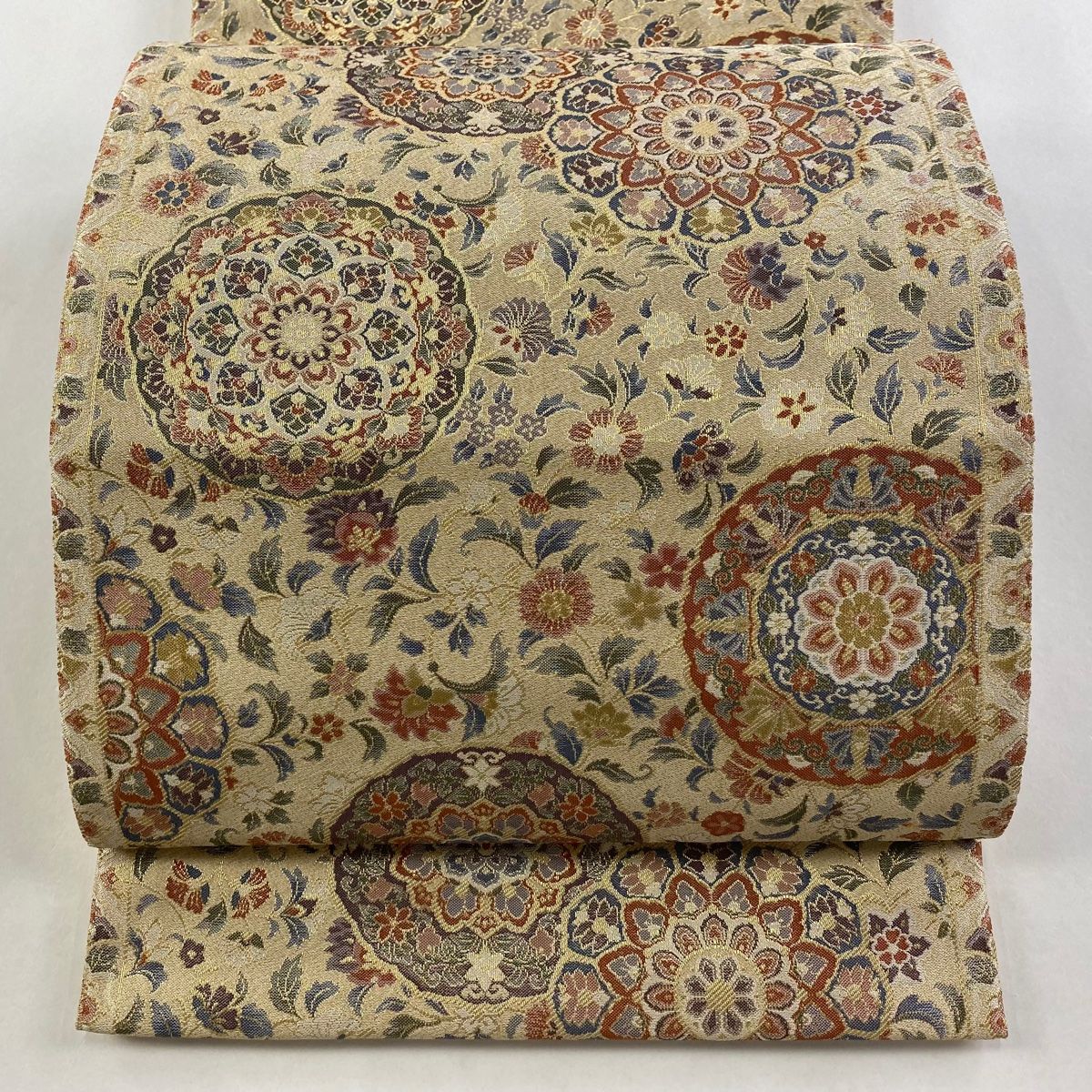 袋帯 秀品 華文 草花 金糸 ベージュ 六通 正絹