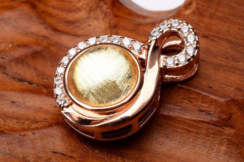 ギベオン隕石K18オリジナルペンダント⑥ ギベオン隕石K18オリジナルペンダント⑥ | 秘密の石屋