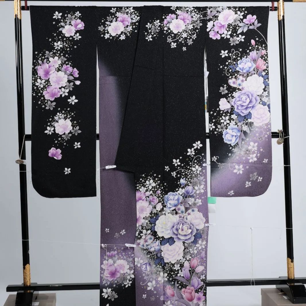 振袖【中古】 仕立上がりリサイクル品 黒色 花柄 正絹 R194 - メルカリ