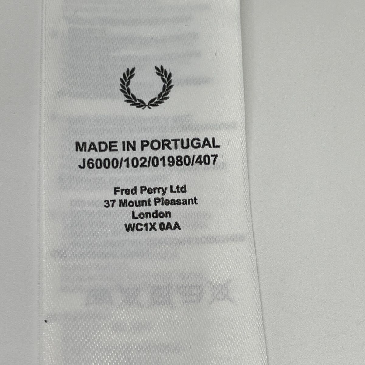 FRED PERRY フレッドペリー J6000/102/01980/407 ﾌﾞﾗｯｸ ｺｯﾄﾝ混 ﾛｺﾞ刺繍  