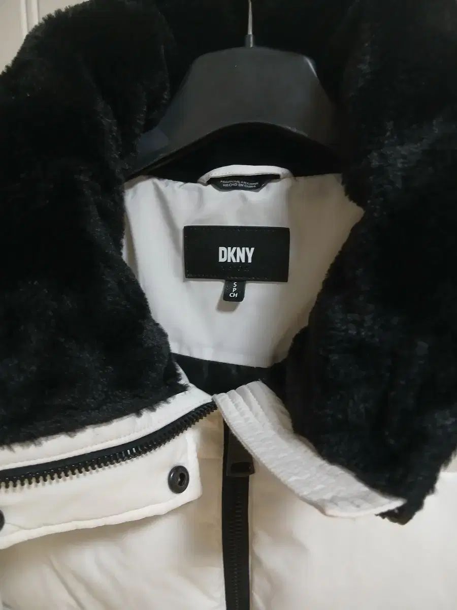 DKNY 白 ファー ダウン S サイズ