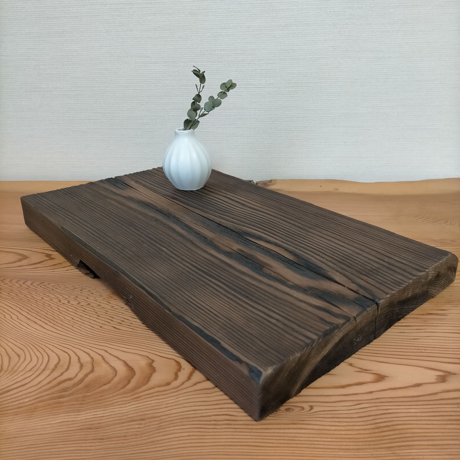 専用です！杉板　無垢材　一枚もの 焼杉 杉 無垢材 一枚板 板材 ディスプレイ 素材 DIY - メルカリ