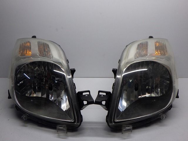 ヴィッツ 前期 ヘッドライト左右 ハロゲン NCP90 95 52-134 16 コーティング 比較的 250927222