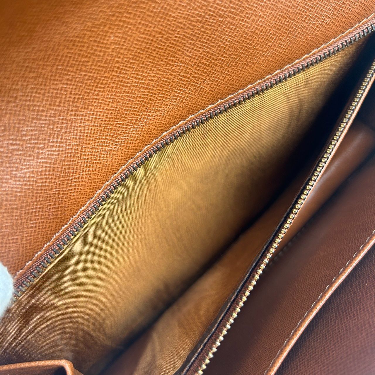 正規店にて金具取替済 B4410