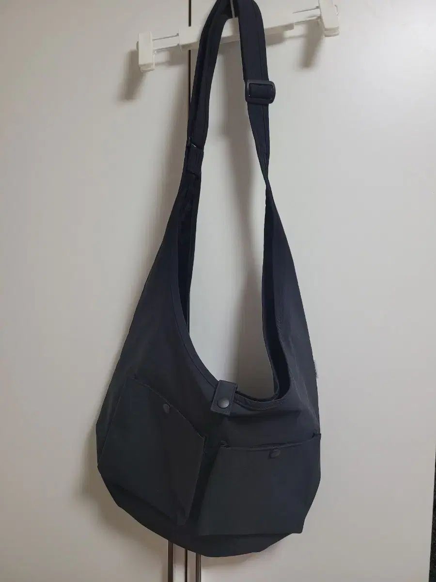 MAZI UNTITLED(マジアンタイトルド) ボアバック ブラック