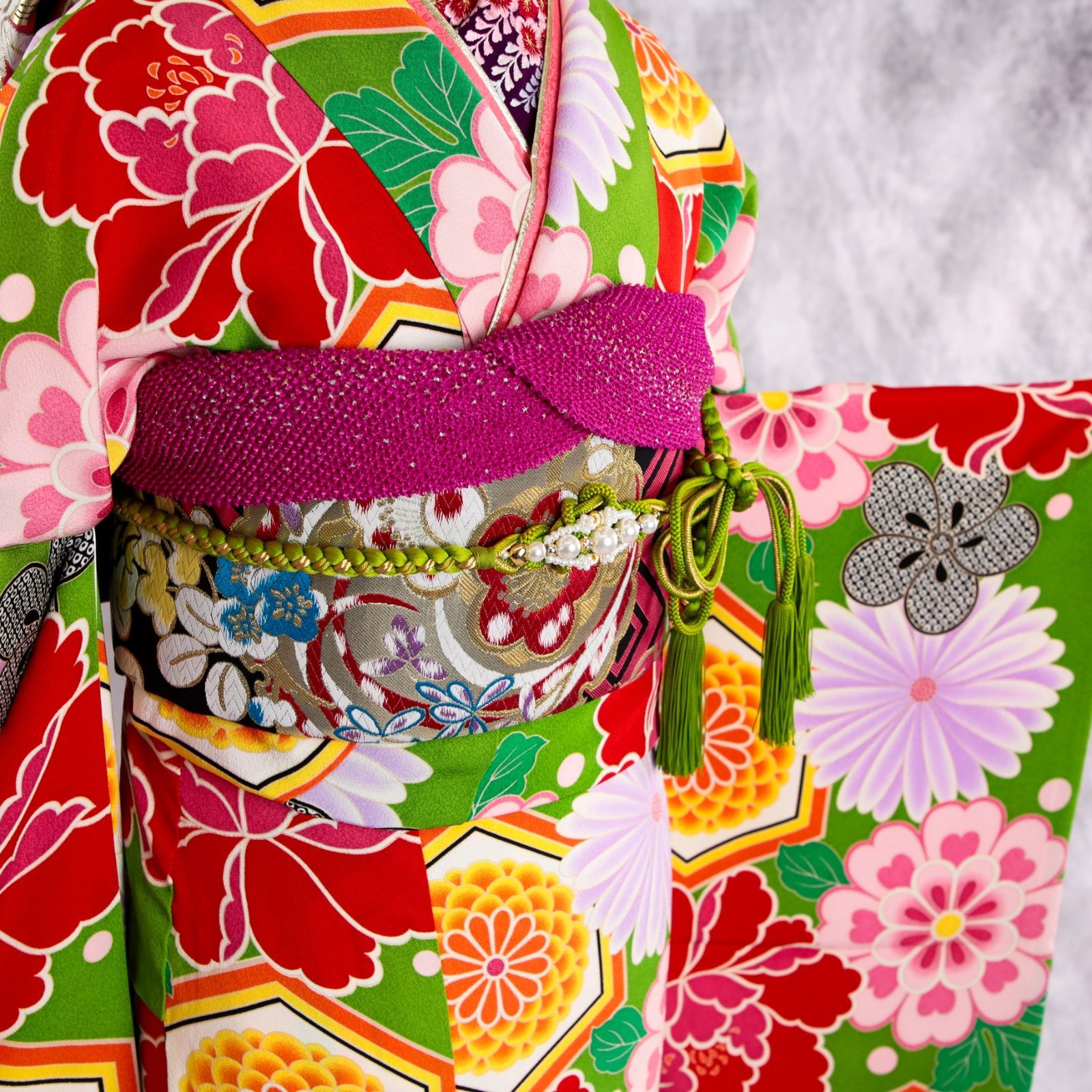 平和屋着物●豪華振袖　型染め　飛鶴枝梅文　金彩　鬼しぼ縮緬　正絹　逸品　DAAS9413ma 平和屋着物○豪華振袖 型染め 飛鶴枝梅文 金彩 鬼しぼ縮緬