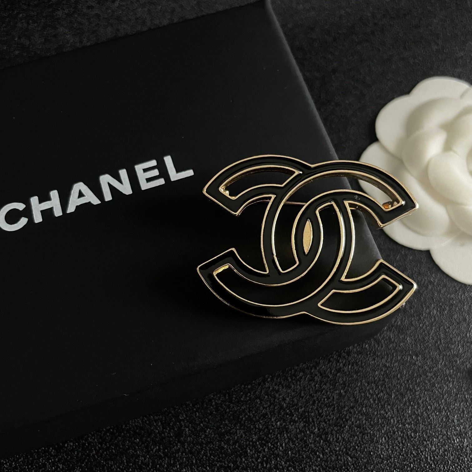 今日特価】CHANEL 最新モデル ブローチ レディース ファッション