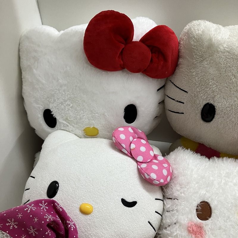 品 Sanrio サンリオ 14点 まとめ商品 ハローキティ BIGサイズ ぬいぐるみ マスコット クッション など 5 4 kg