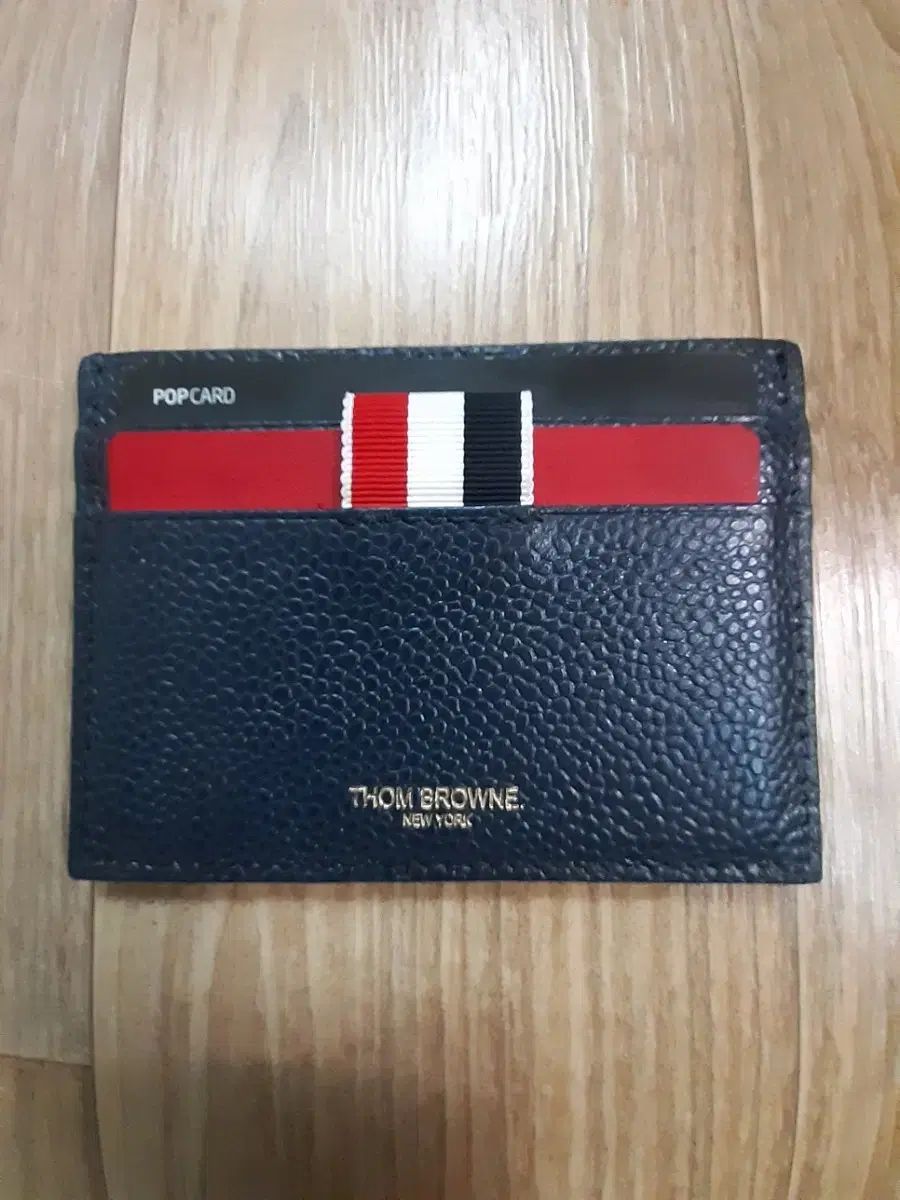 関税送料込み♦THOM BROWNE  カード財布 Thom Browne(トム ブラウン) カードウォレット 二つ折り財布