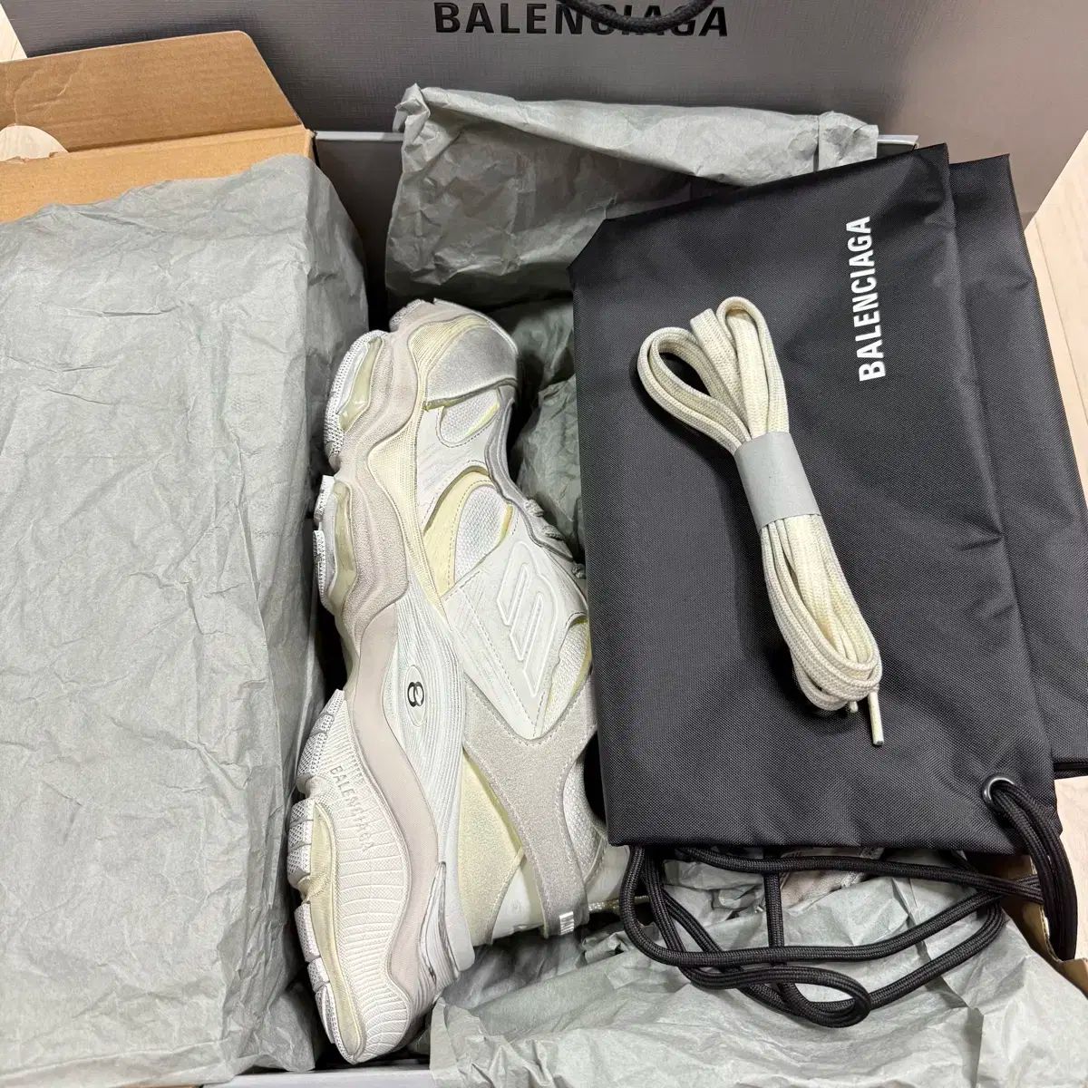 BALENCIAGA バレンシアガ