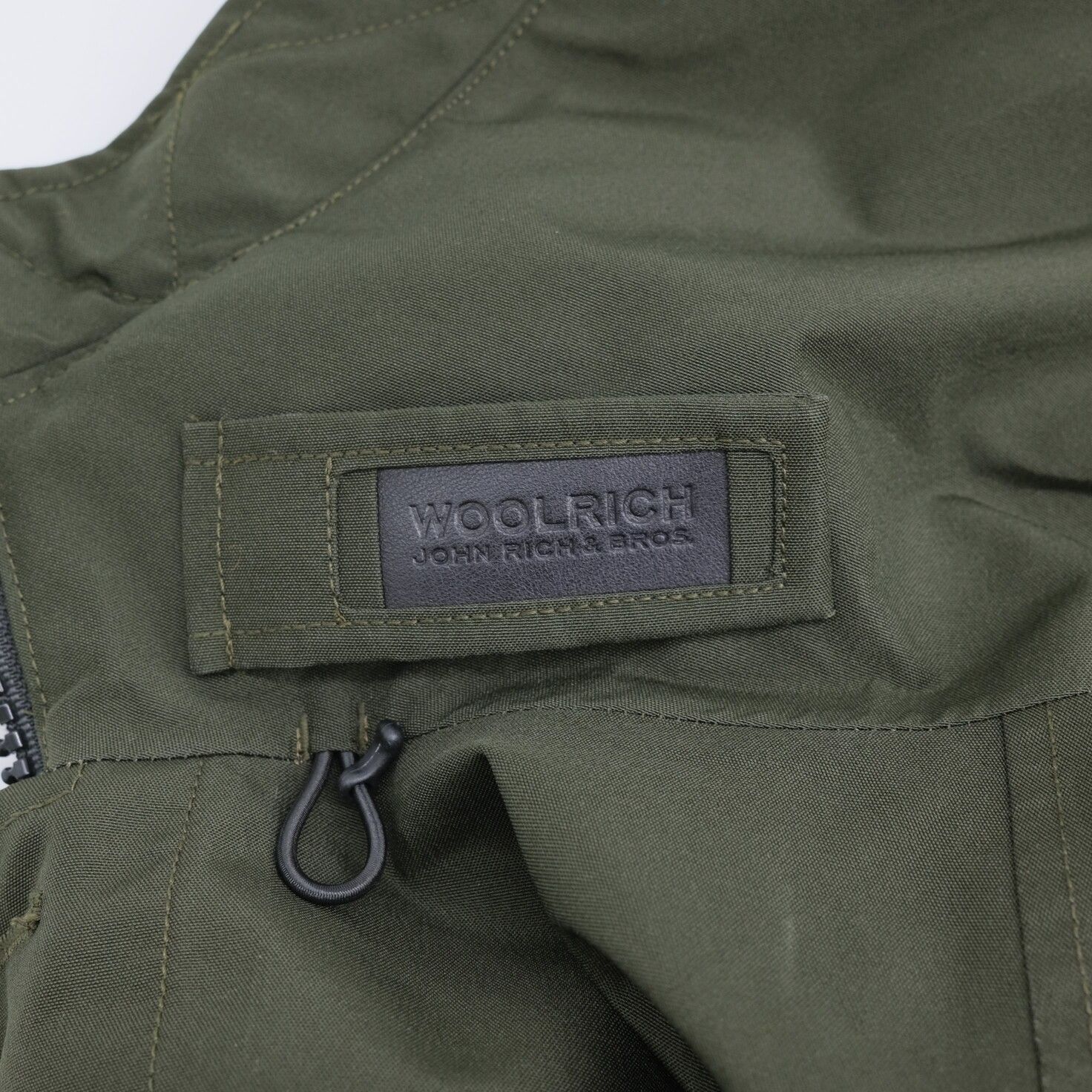 【美品】WOOLRICH ウールリッチ GTXマウンテンパーカー ダウンジャケット アウター ポリエステル カーキ グリーン WOCPS2732D