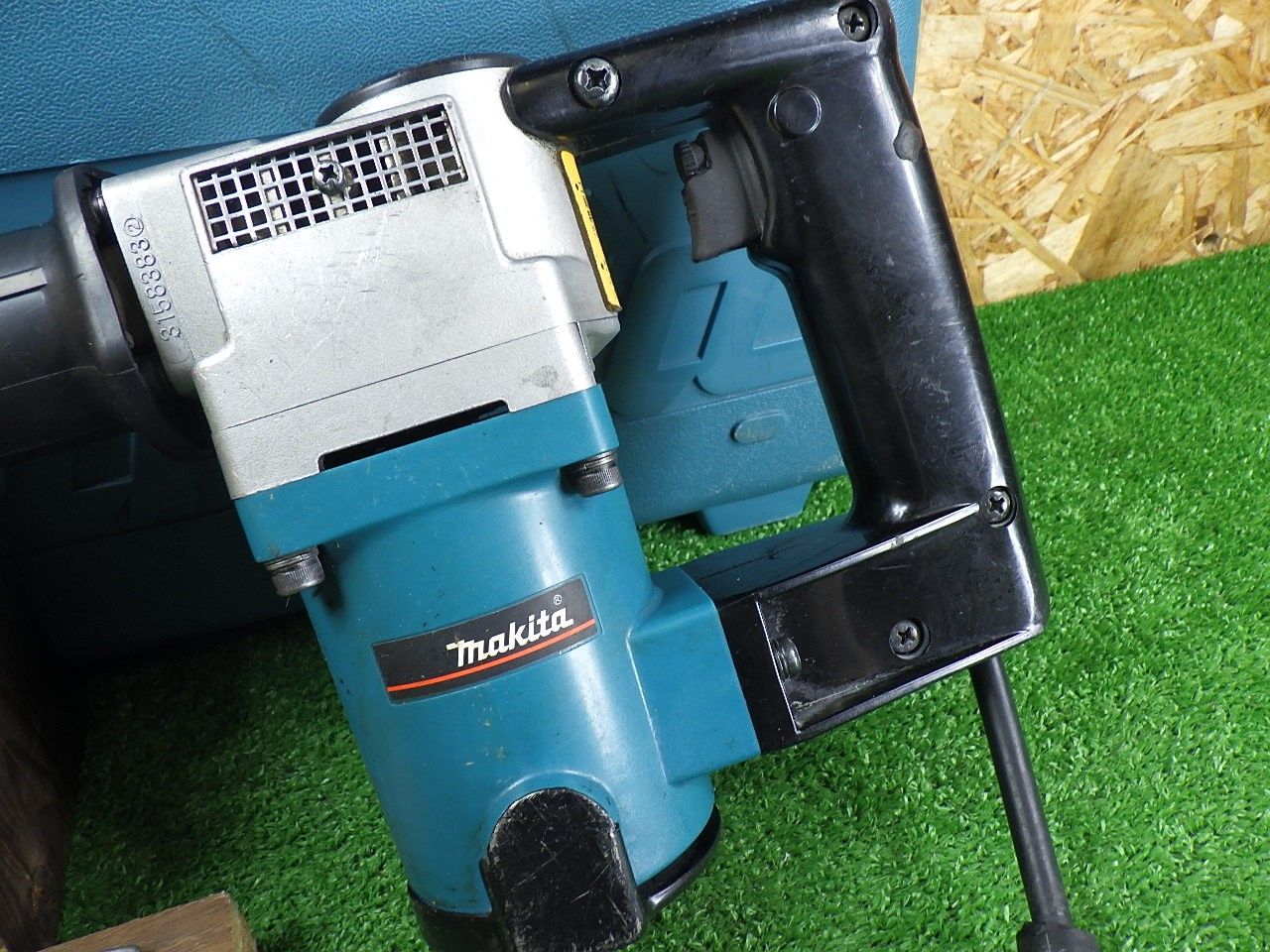 ビット付き 材料の剥離作業に マキタ 電動ケレン KH1810 品