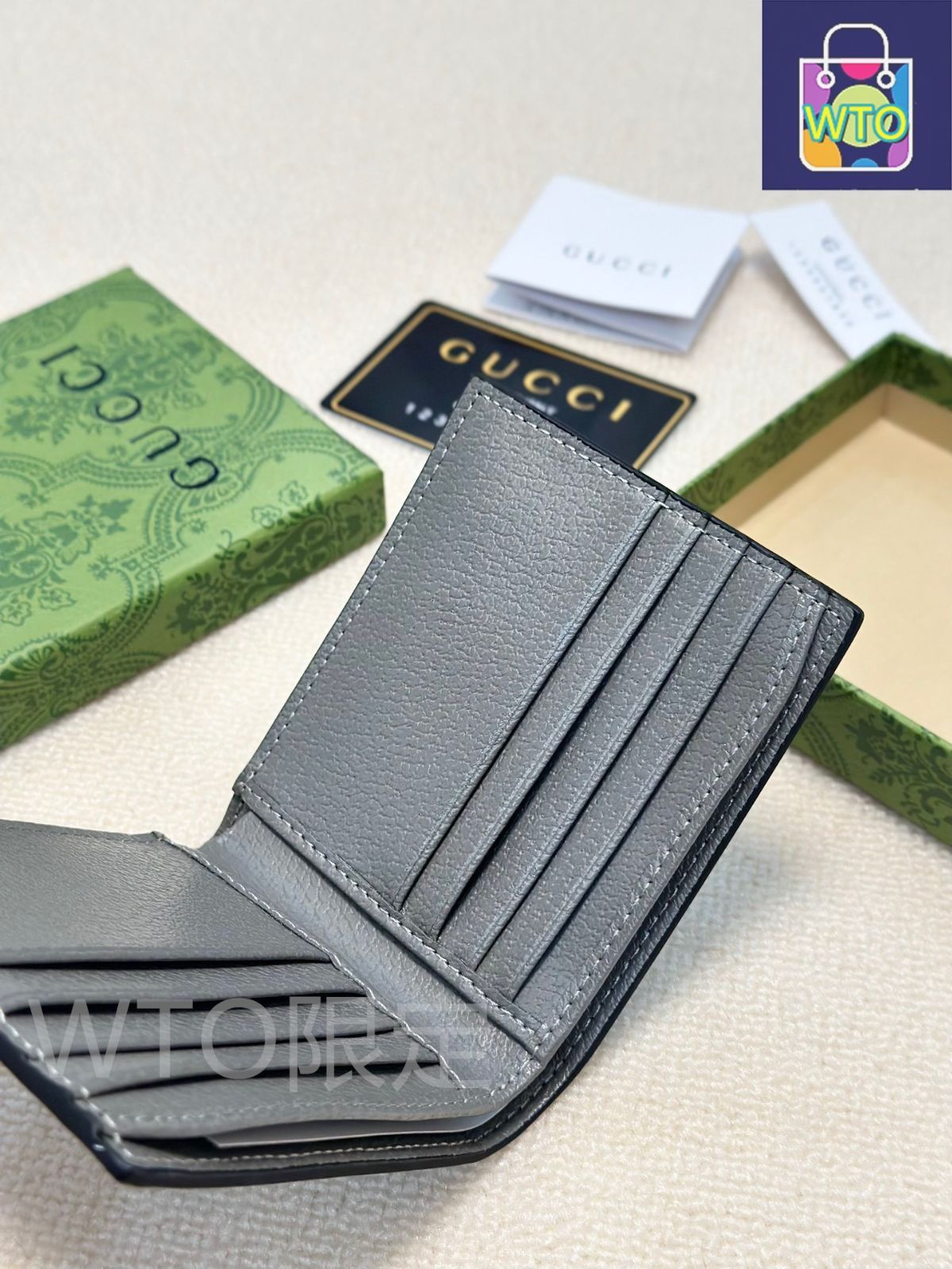 今日WTO】Gucci グッチ シルクスクリーン柄ショート財布シリーズ