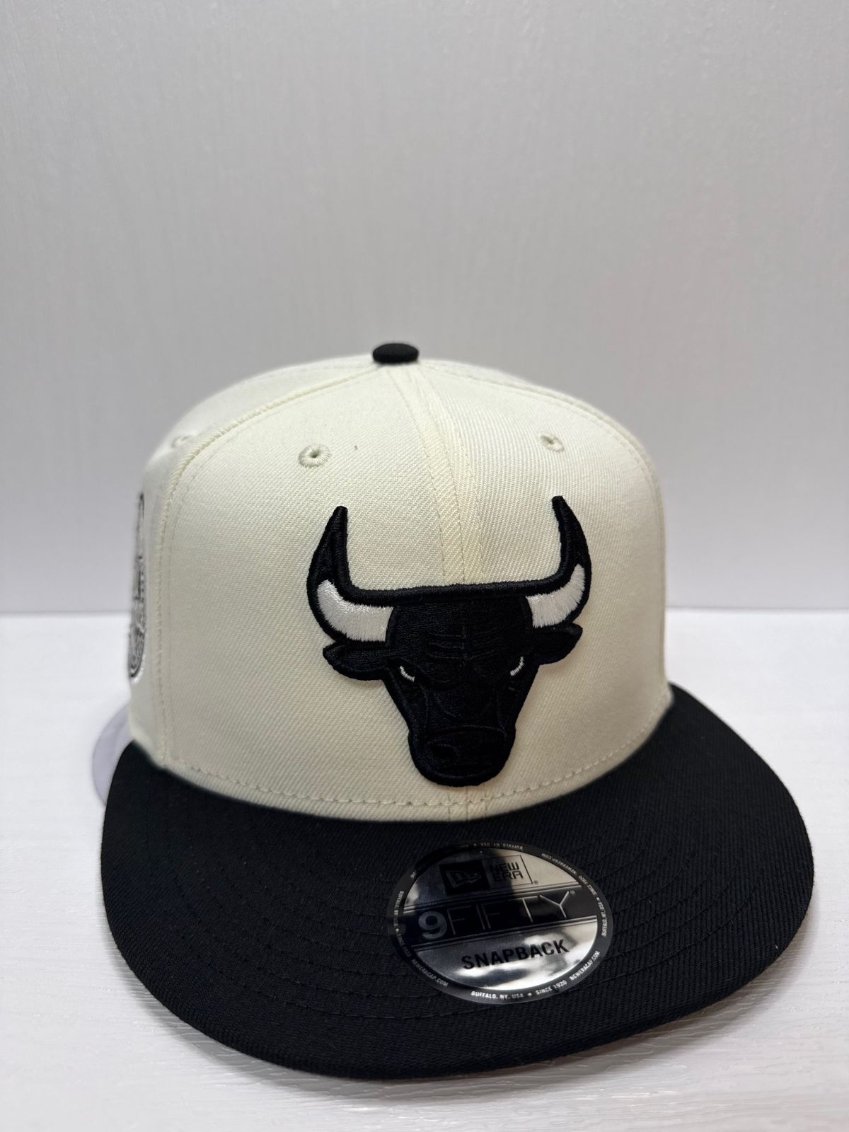 Newera シカゴブルズ 6×チャンピオンズ 9fifty スナップバックキャップ ツートンカラー