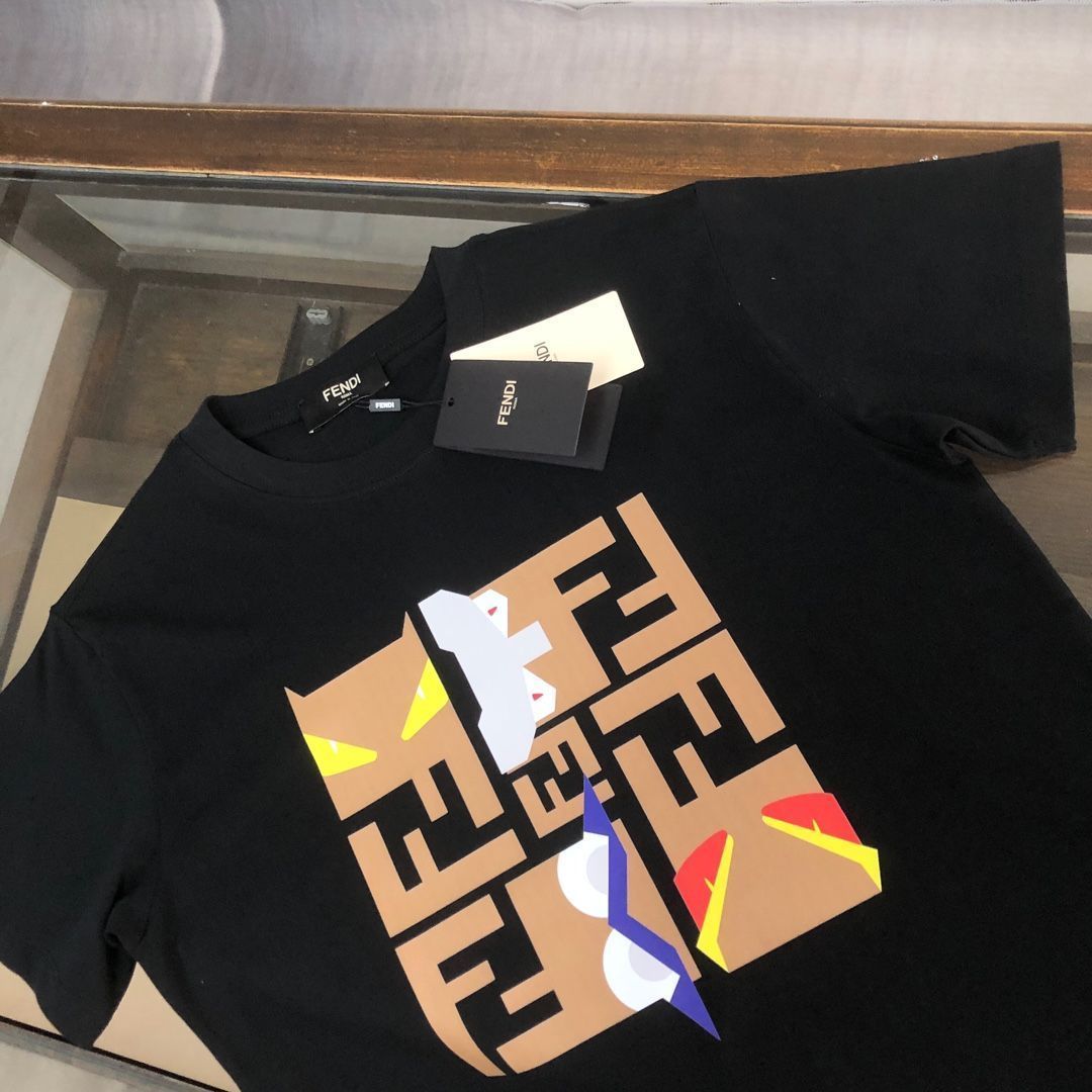 関税込★VIP価格【FENDI】モノグラムプリント Tシャツ 関税込☆VIP価格【FENDI】モノグラムプリント Tシャツ