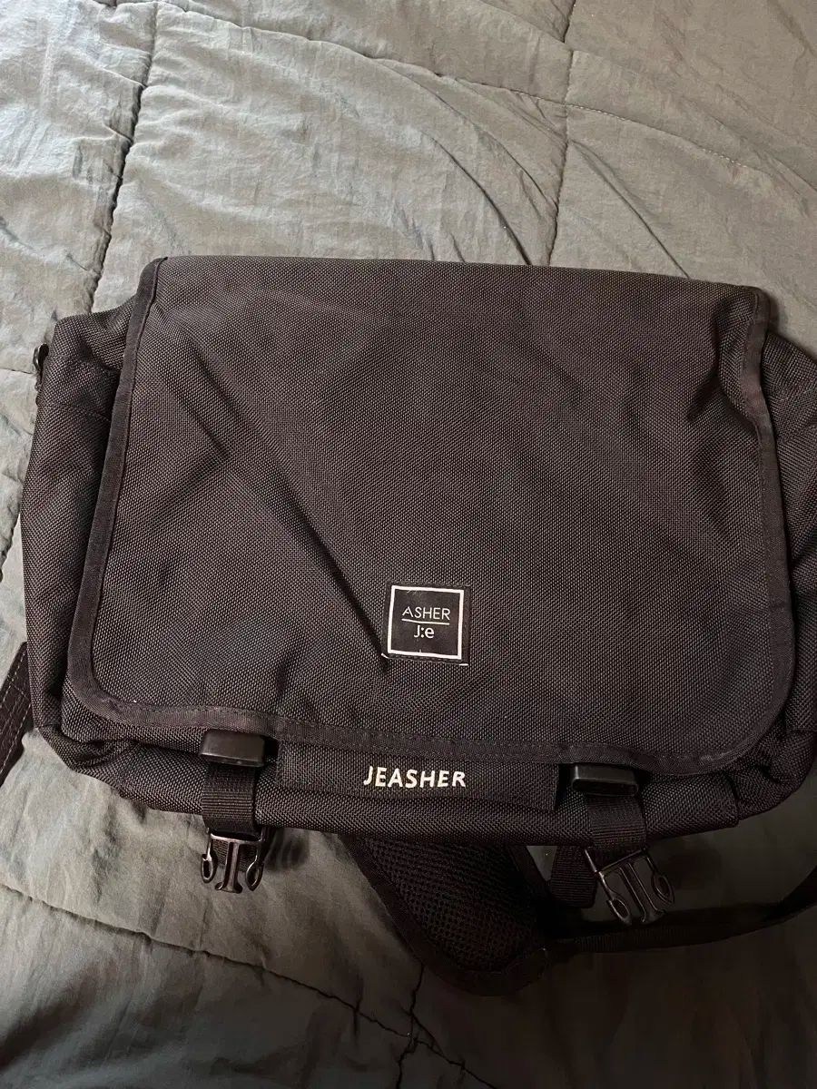 ジャセル メッセンジャーバッグ