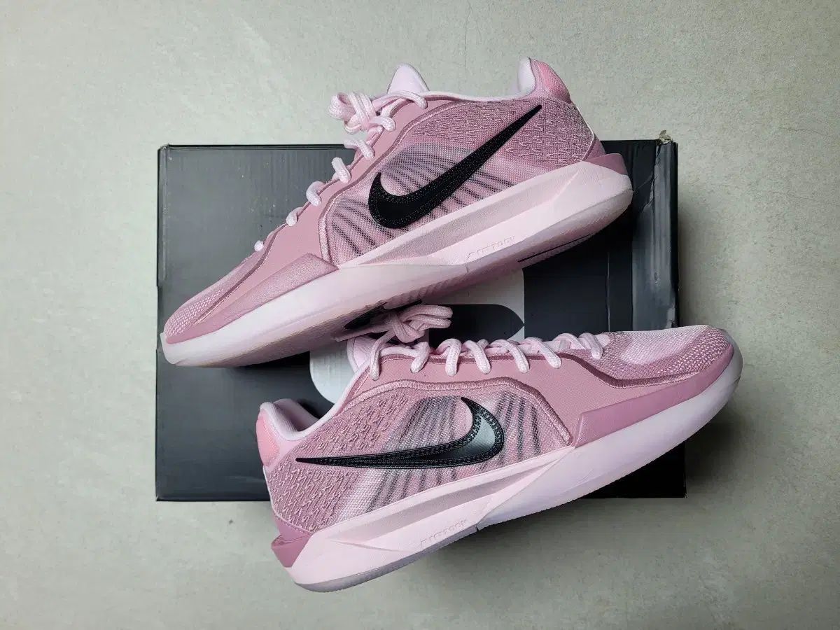 NIKE(ナイキ) サブリナ 2 ピンク バスケットシューズ バドミントンシューズ バレーボールシューズ