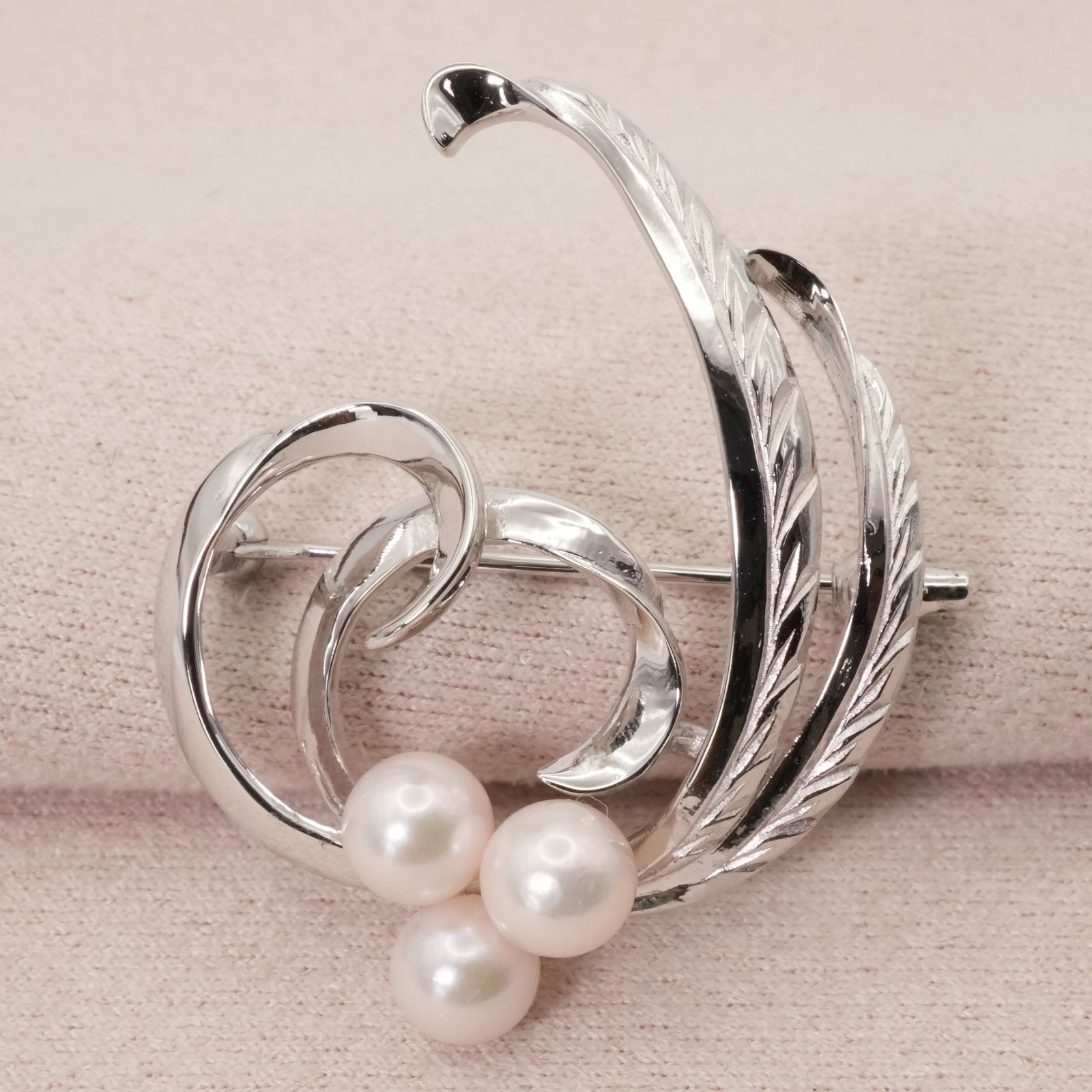TASAKI シルバー 葉型 リーフ ブローチ 真珠付き 美品 田崎真珠 シルバー リーフ ブローチ パール/25-1027S