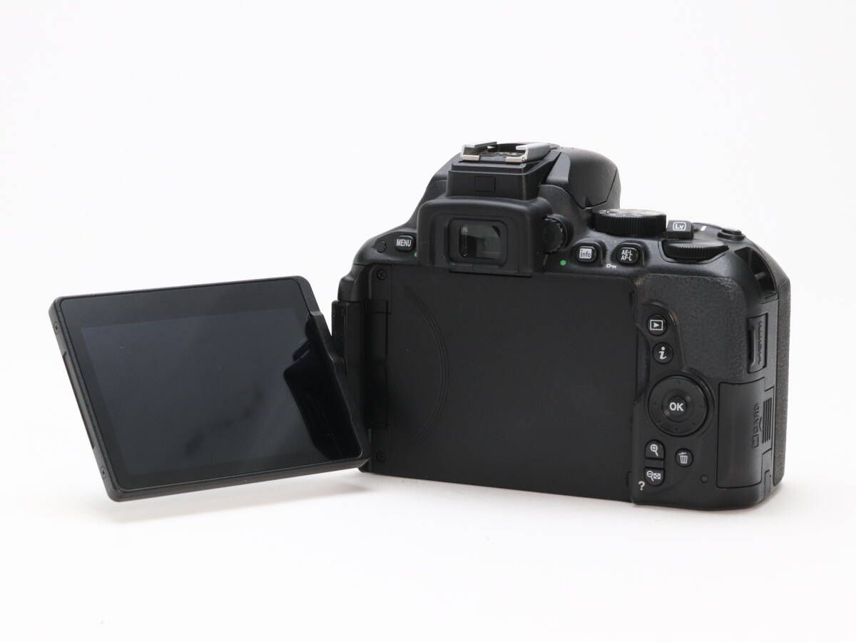 A (美品) Nikon ニコン D5500 VR II レンズキット ブラック A (美品) Nikon ニコン D5500 VR II レンズキット ブラック