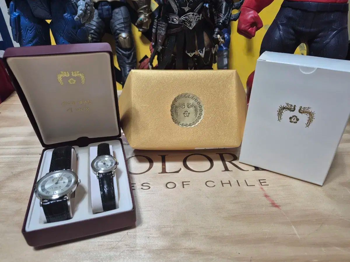 イ ミョンバク大統領 記念 腕時計 男性用と女性用のセット 2 犬