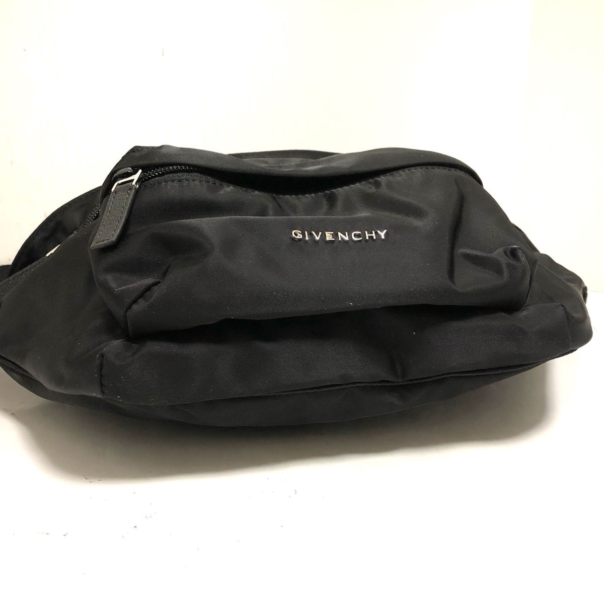 GIVENCHY(ジバンシー) ウエストポーチ美品 エッセンシャル U ウエスト ...