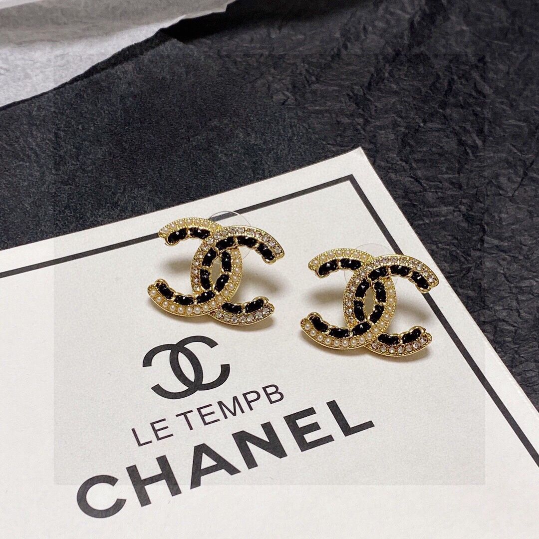日本全国送料無料商品人気ランキング 今日特価！】Chanel 輸入真皮マイクロセット 送料 イヤリング アクセサリー