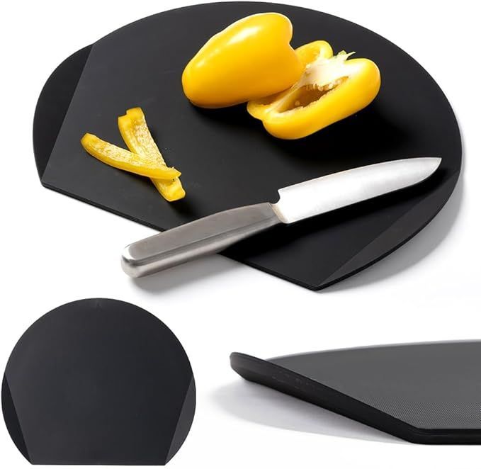 【在庫処分】アイメディア(Aimedia) まな板 丸いまな板 持ち手付き 食洗機対応 30×26cm 黒 日本製 カッティングボード 耐熱 エラストマー製 抗菌 柔らかい 刃あたり 滑りにくい 持ち運び トレー 