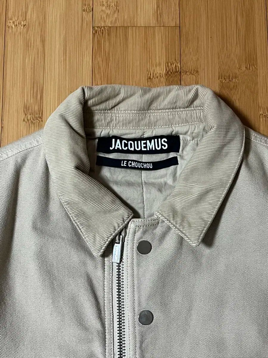 50 23fw JACQUEMUS(ジャックムス) ベージュ または シュシュー 