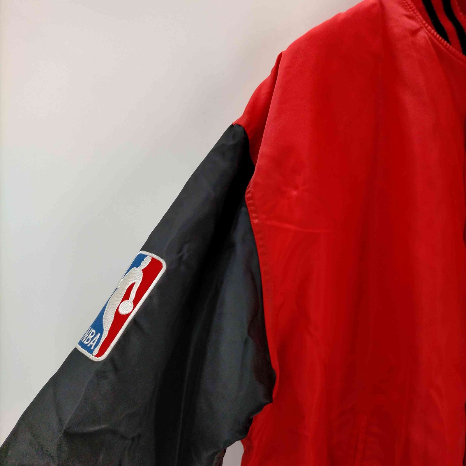 ロゴアスレチックNBAシカゴブルズナイロンジャケット中綿90s当時物刺繍ロゴ ロゴアスレチック LOGO ATHLETIC 90S-00S 韓国製 NBA Chicago